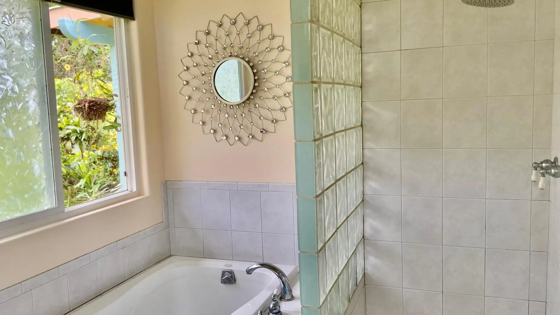 Guest house Kailua Kona Overlook Suites